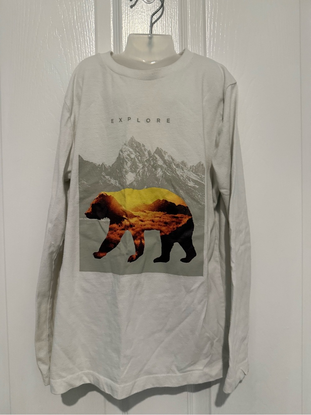GAP White Long-Sleeve Tee with Mountain Bear Graphic